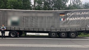 Niemieccy policjanci nie mogli uwierzyć własnym oczom. Ten element mógł się niedługo złamać!