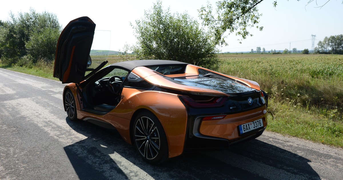 BMW i8 Roadster