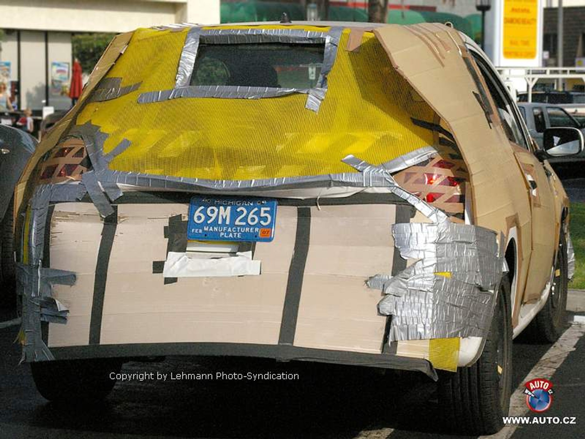 Zdjęcia szpiegowskie: nowa Toyota Corolla 3D