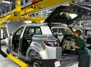 Jaguar Land Rover zwiększa produkcję