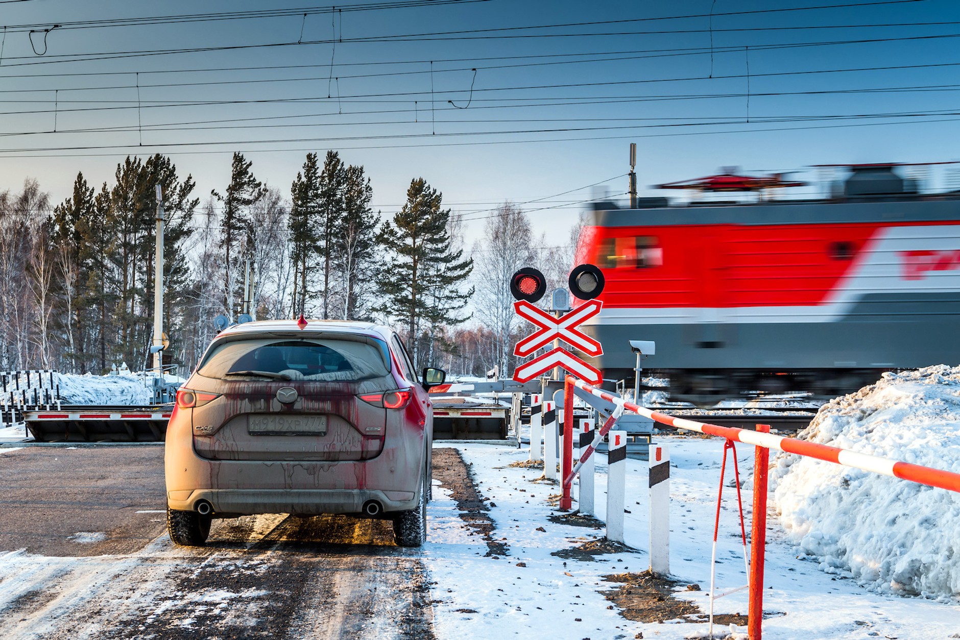 Mazda CX-5 na zamarzniętym Bajkale