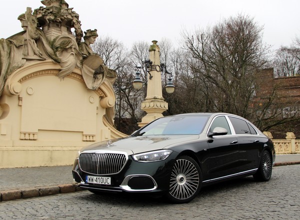 Jeździłem Mercedesem-Maybachem S 680. Ma silnik V12 i kosztował ponad 1,5 mln złotych 