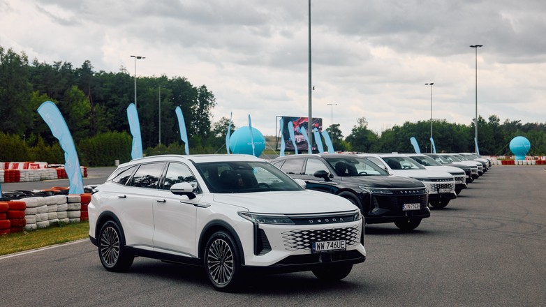 Omoda 9 Super Hybrid. Pierwsza jazda w Polsce