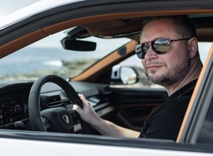 Jeździłem najmocniejszym hybrydowym SUV-em świata. Ma coś, czego nie da ci żaden elektryk