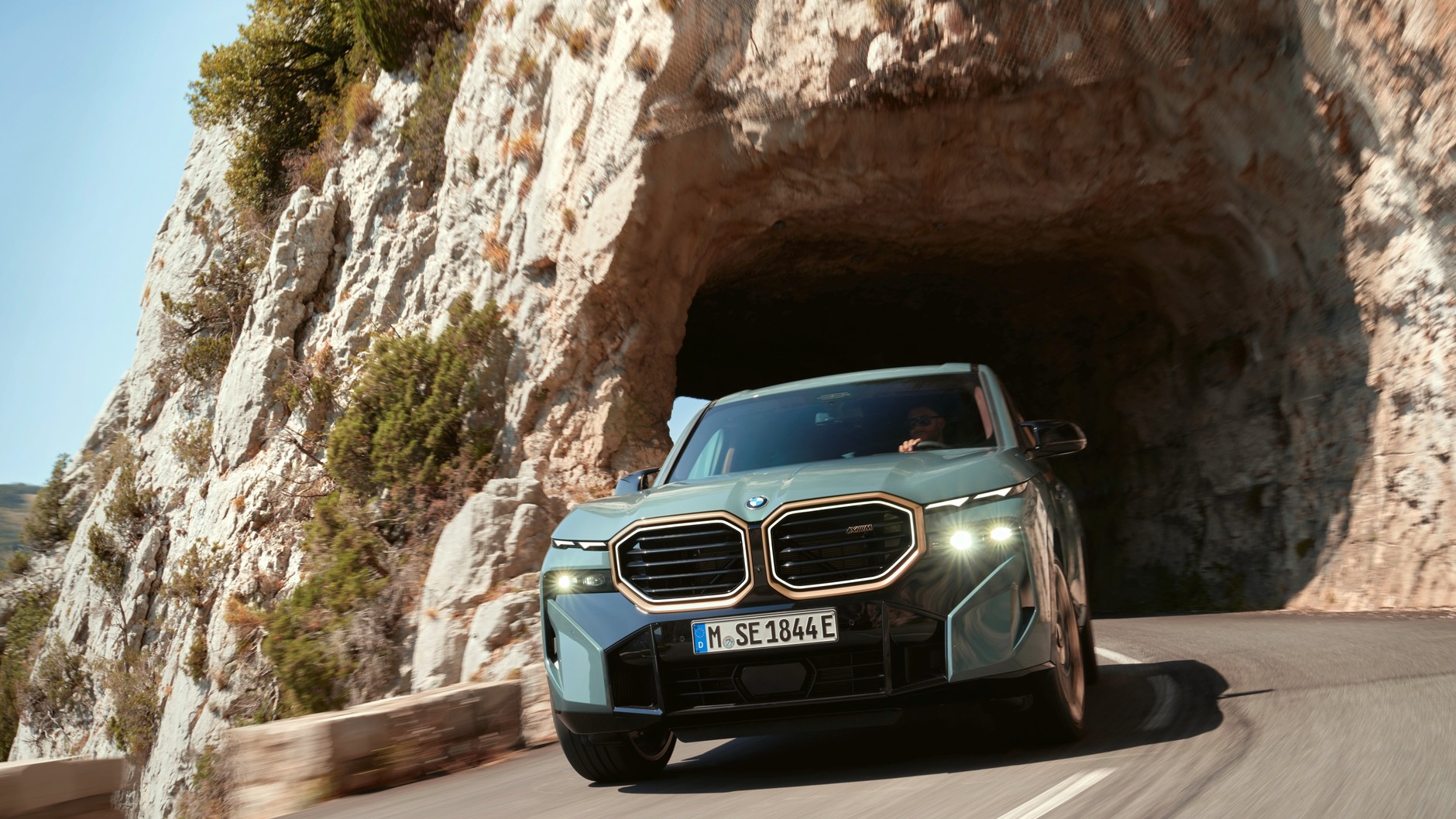 BMW XM (od 2022 r.)
