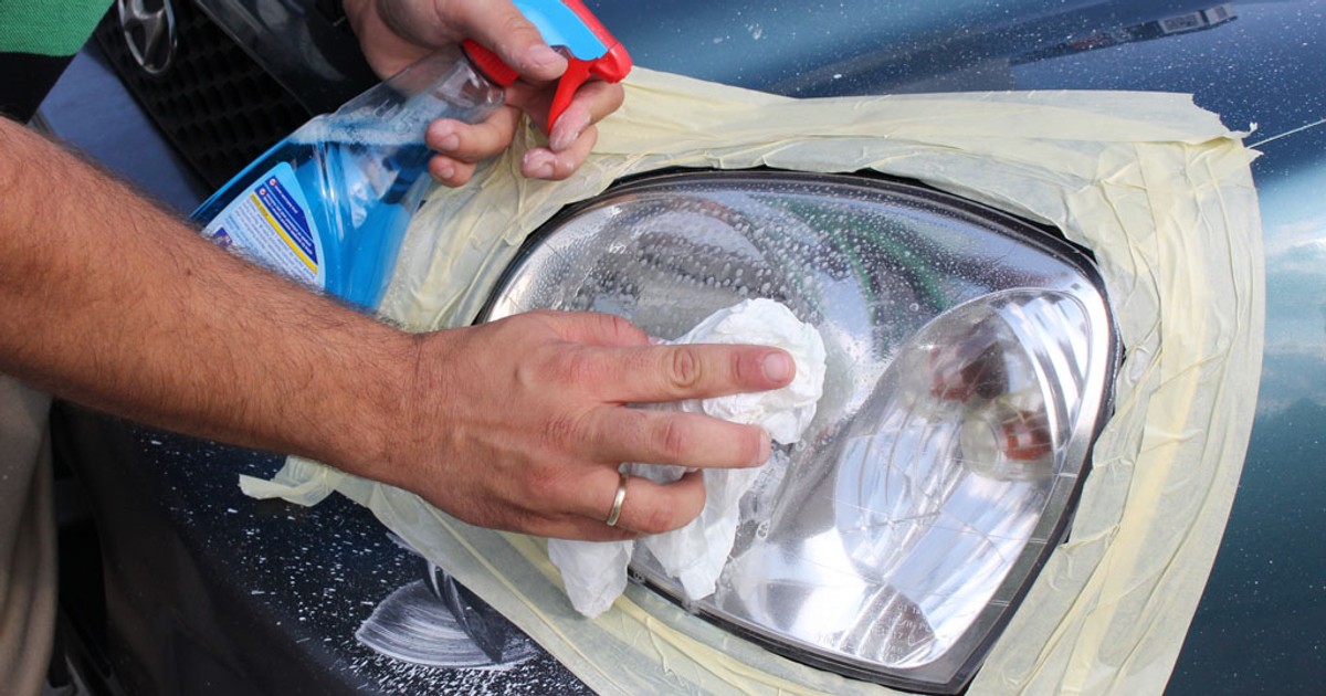 Jak naprawić zmatowiałe lampy? Renowacja reflektorów krok po kroku