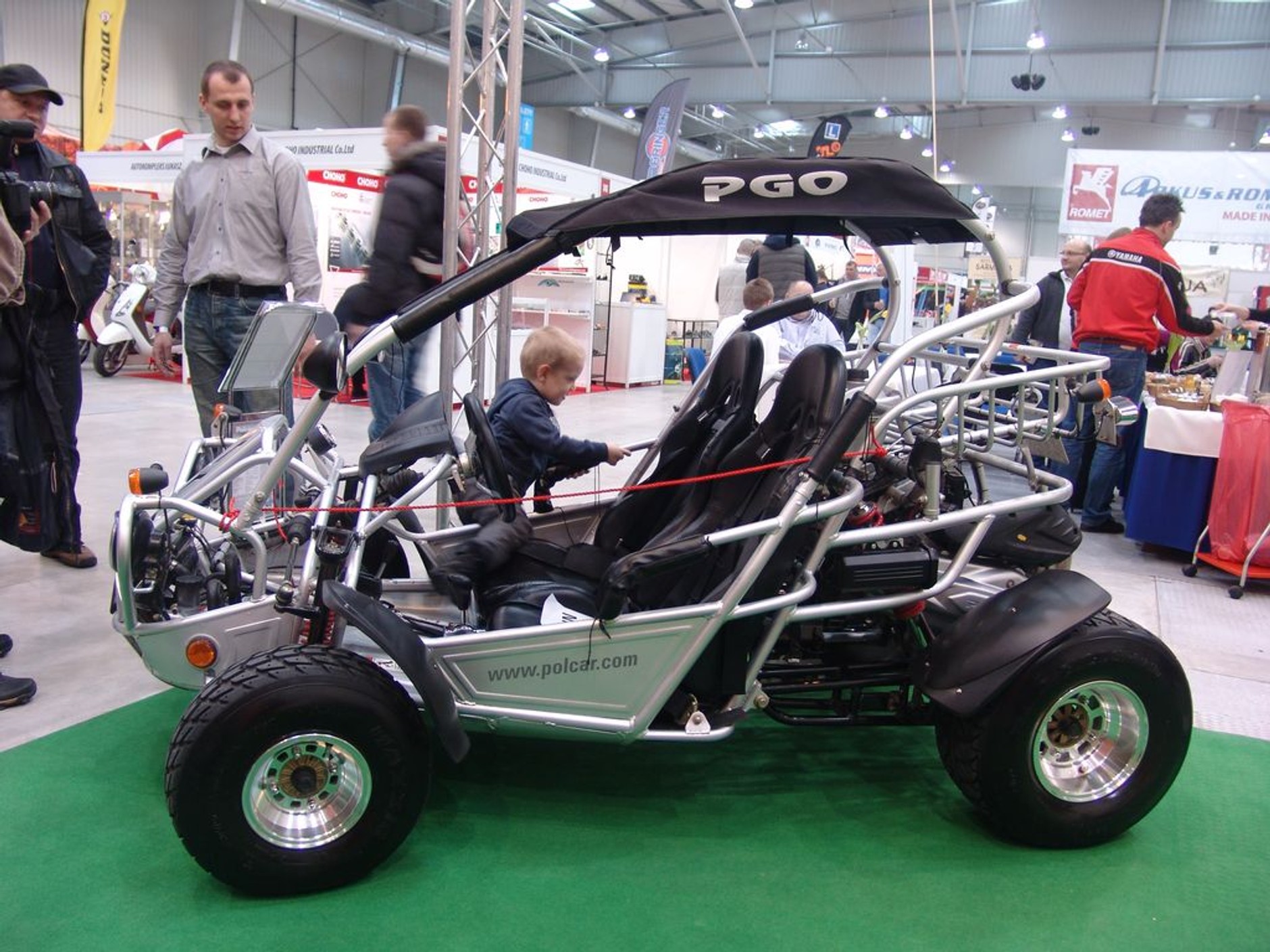 III Ogólnopolska Wystawa Motocykli i Skuterów: premiery i atrakcyjne hostessy (galeria)