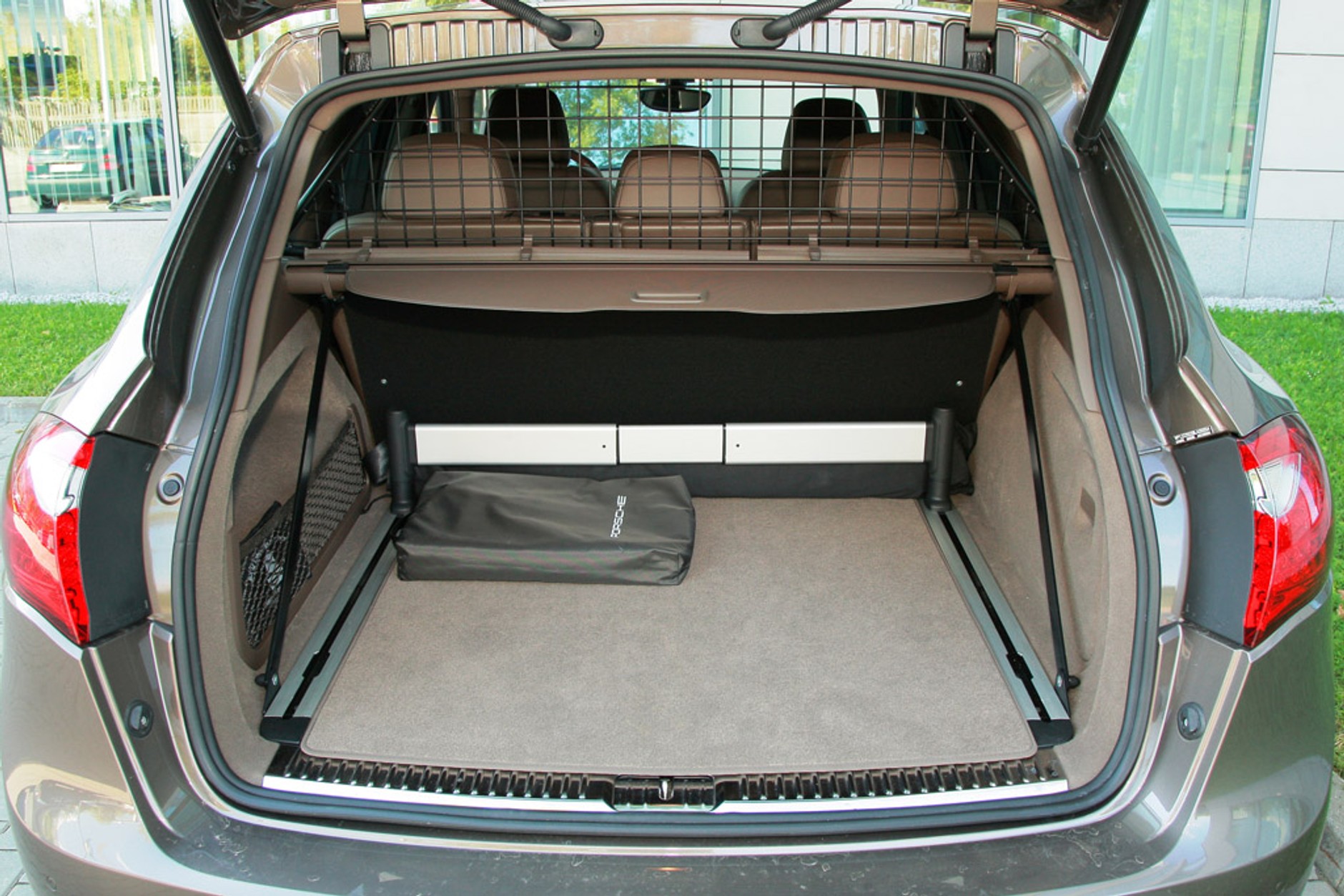 Porsche Cayenne Diesel: Nowa twarz, znajomy diesel