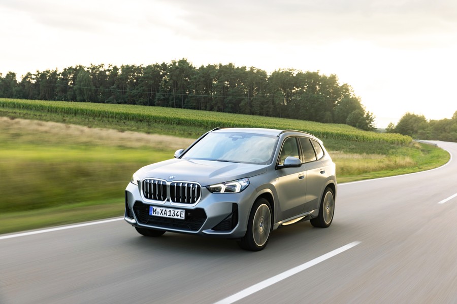 BMW iX1