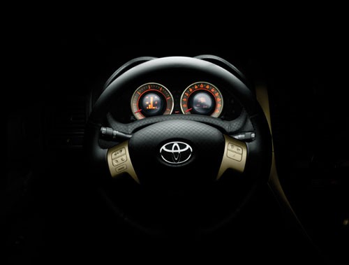 Toyota Auris - Przyszłość w złotym kolorze