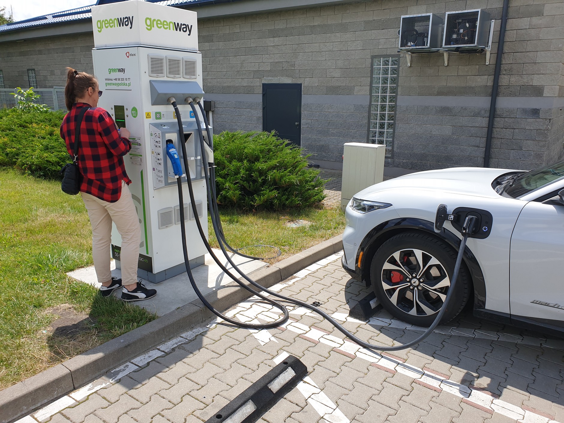 Mustang mach e vs toyota aygo x