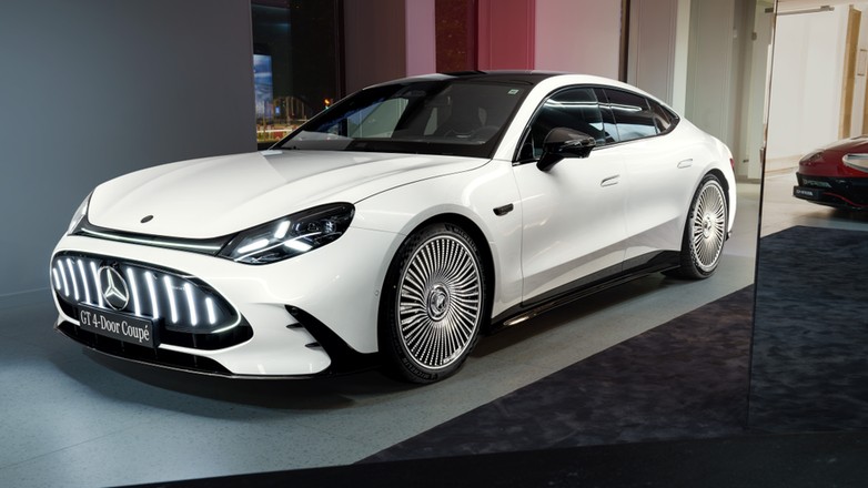 Marcedes GT 4-drzwiowe Coupé 