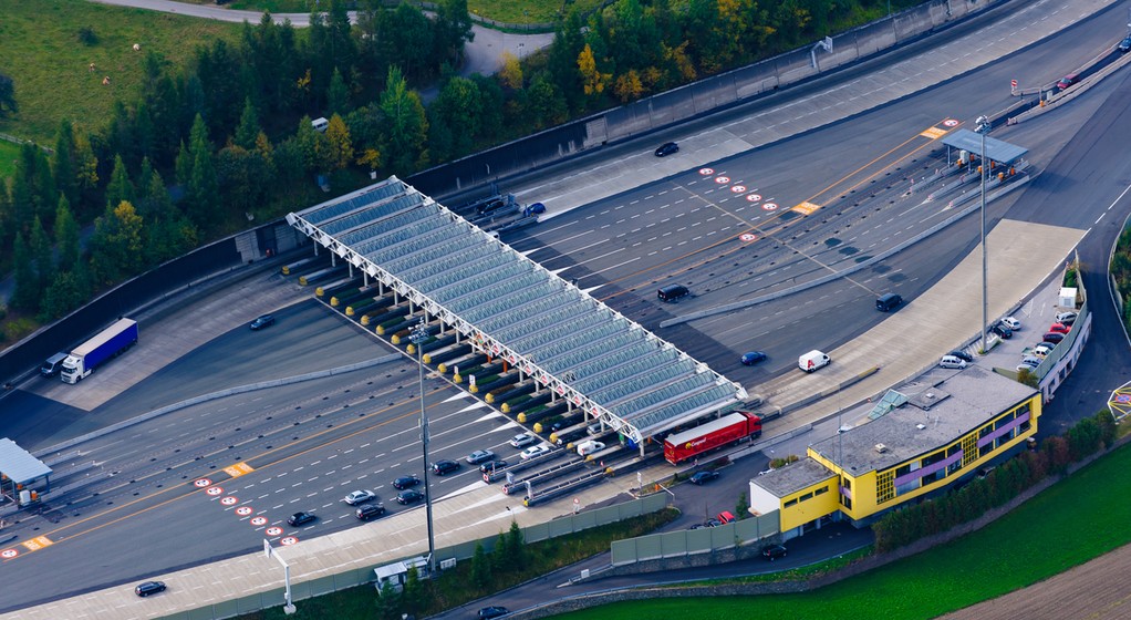 Punkt poboru opłat Schönberg na autostradzie A13 w Austrii