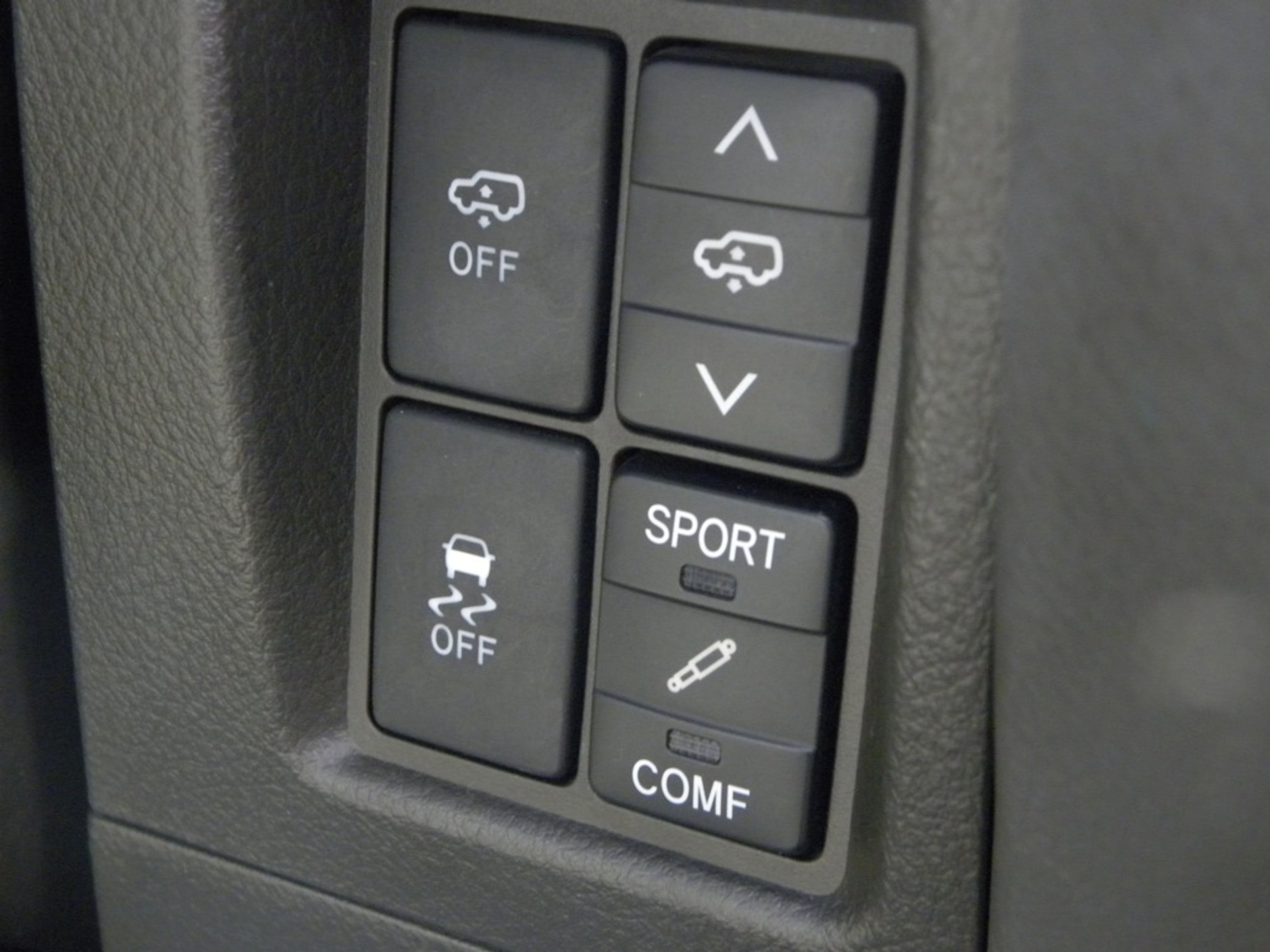 Toyota Land Cruiser: Wysoko zawieszony luksus