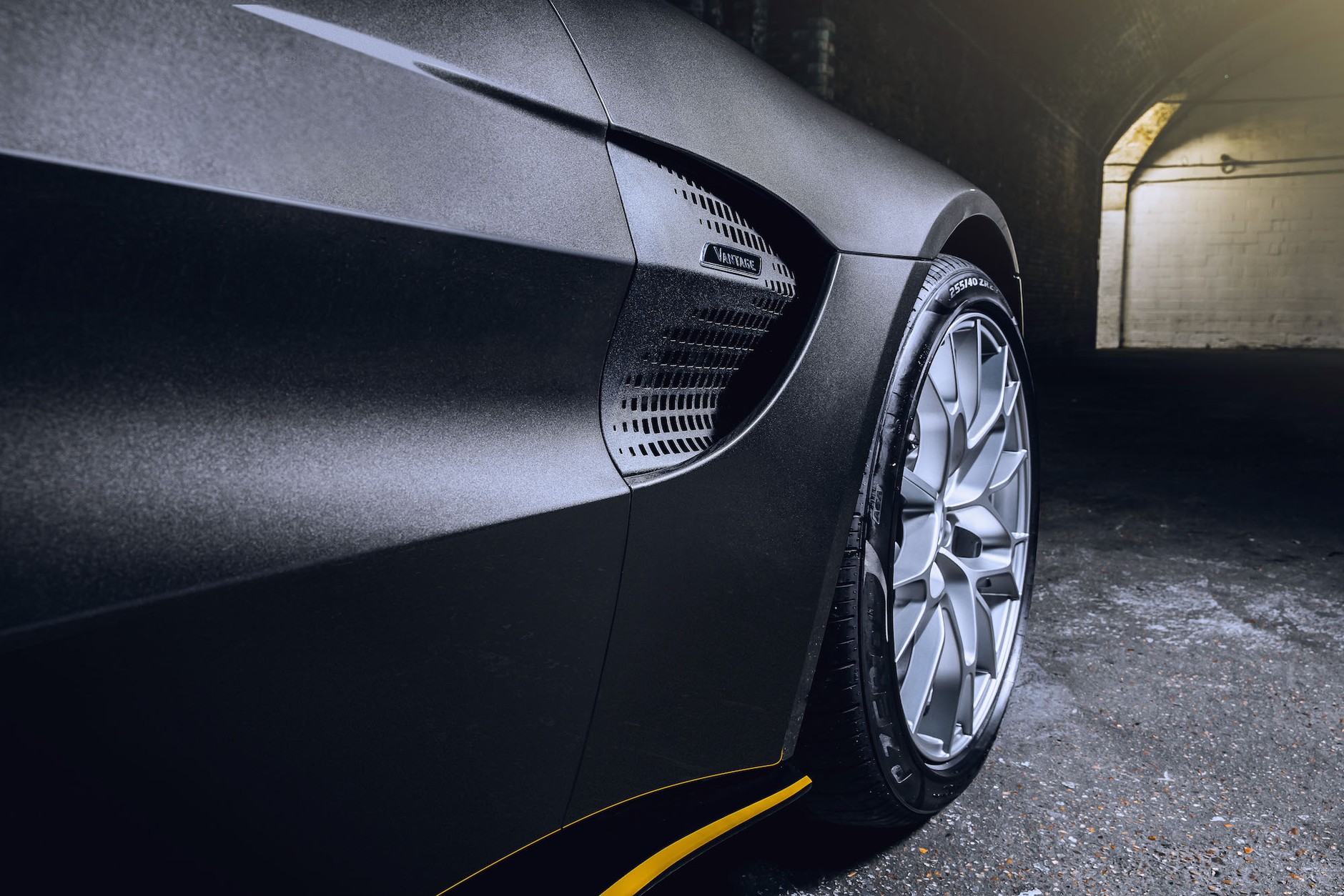 Aston Martin Vantage 007 Edition