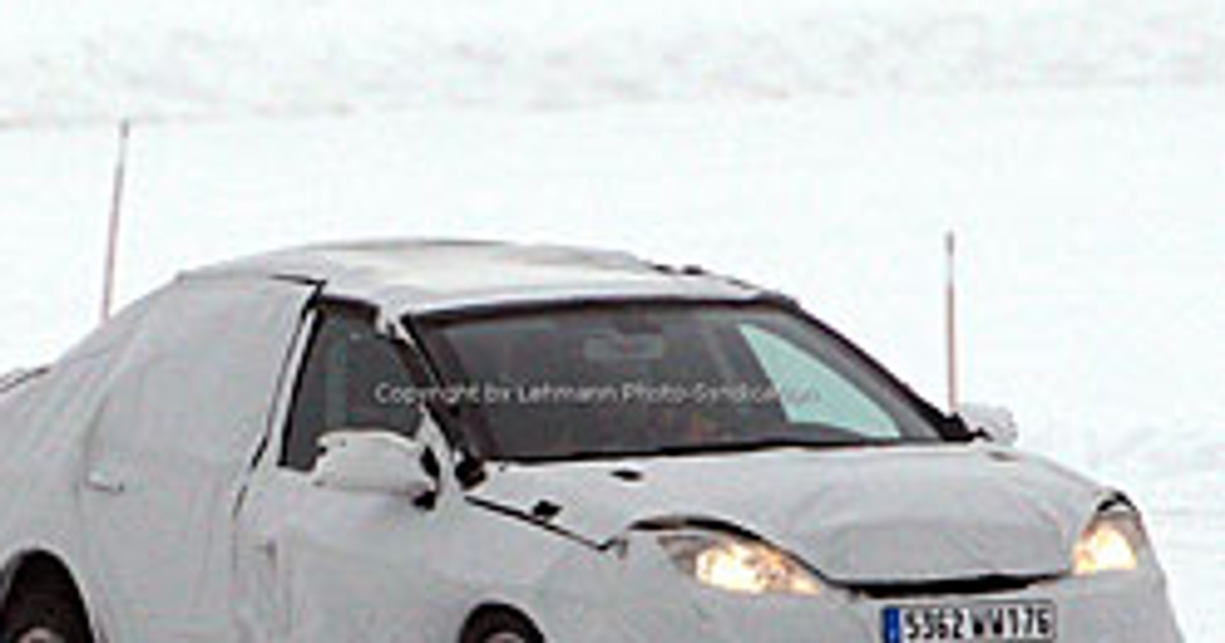 Zdjęcia szpiegowskie: Renault Laguna - po raz pierwszy jako sedan