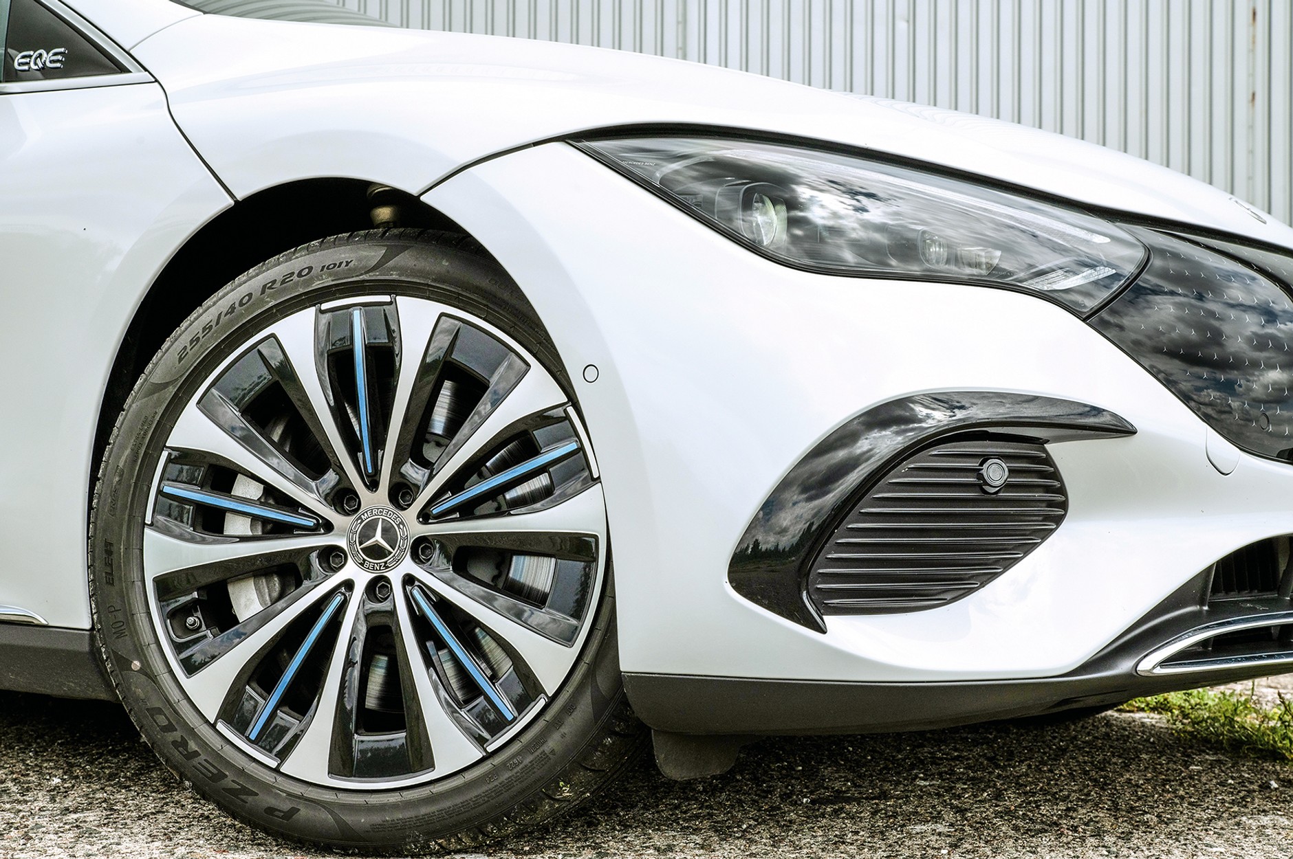 Mercedes EQE 350+ (2022)