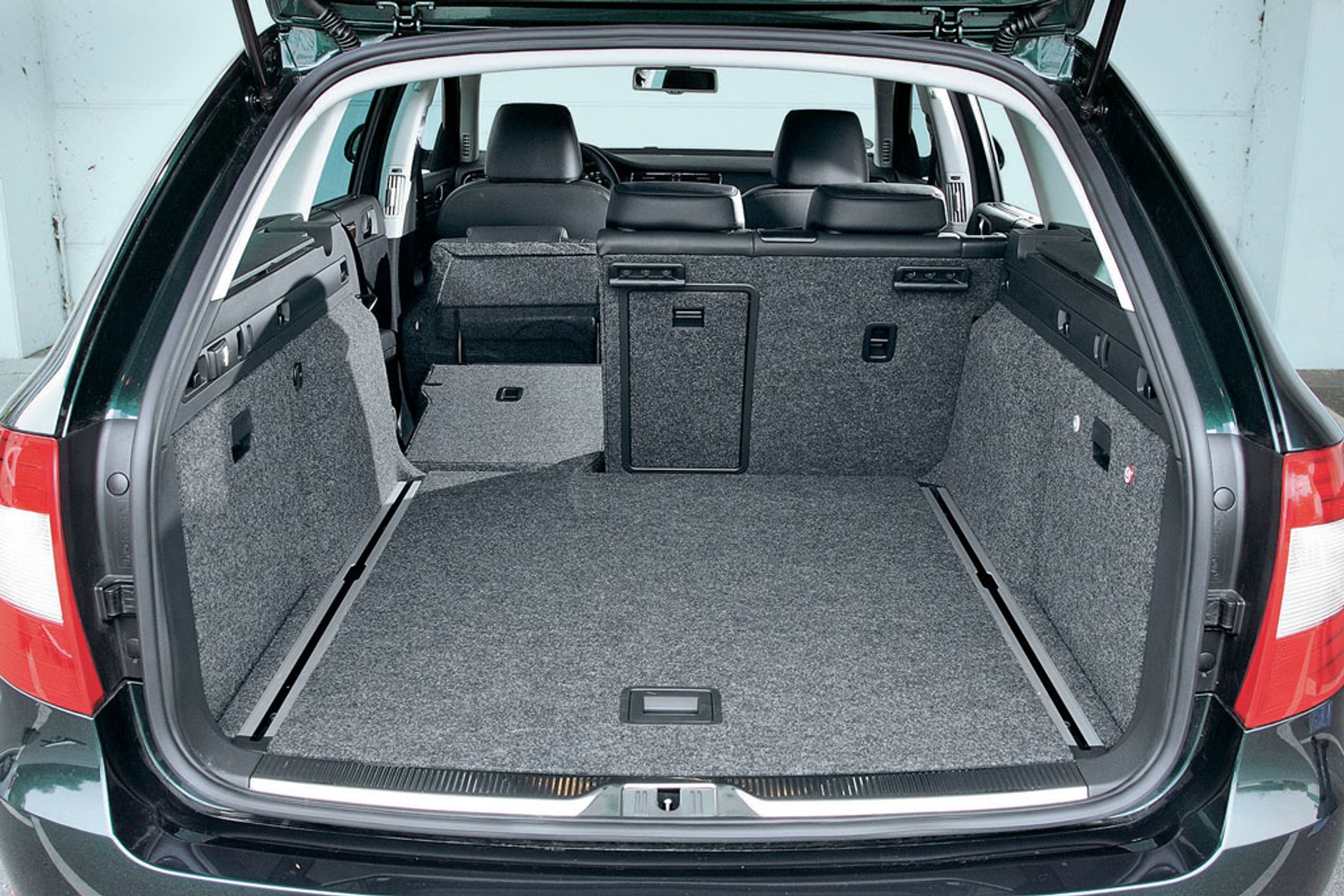 Skoda Superb Combi 2.0 TSi - Spory wyczyn dużej Skody