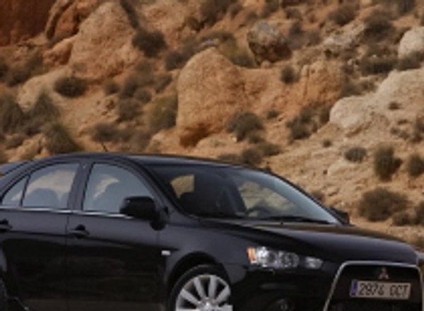 Paryż 2008: mocne uderzenie Mitsubishi