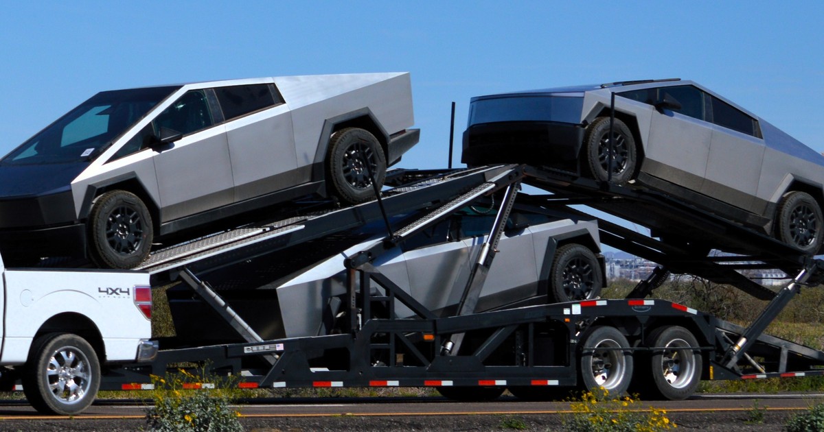 Transport Cybertruckow
