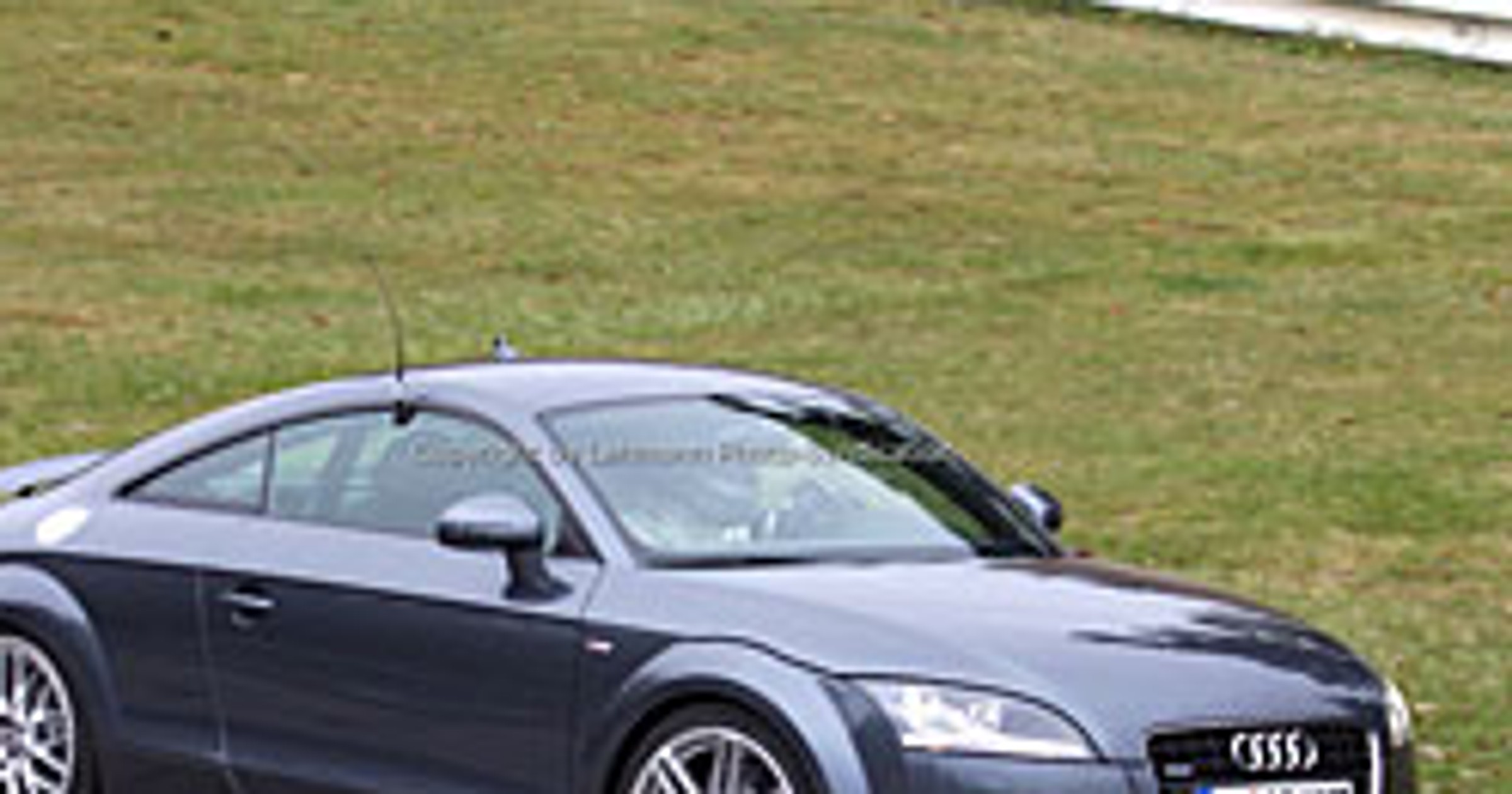 Zdjęcia szpiegowskie: Audi TT RS bez maskowania krążące po torze