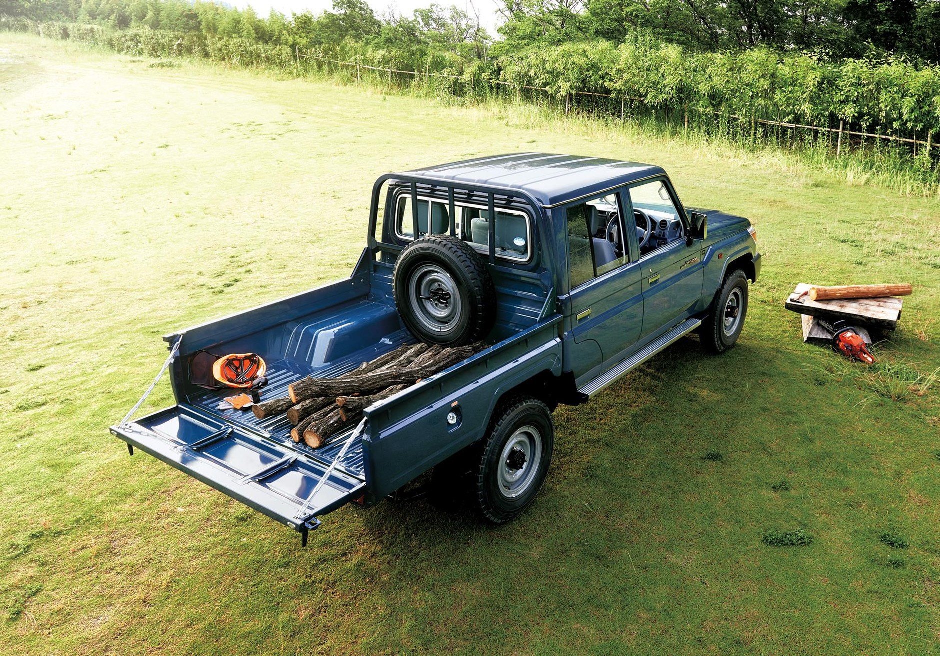 Toyota Land Cruiser J7