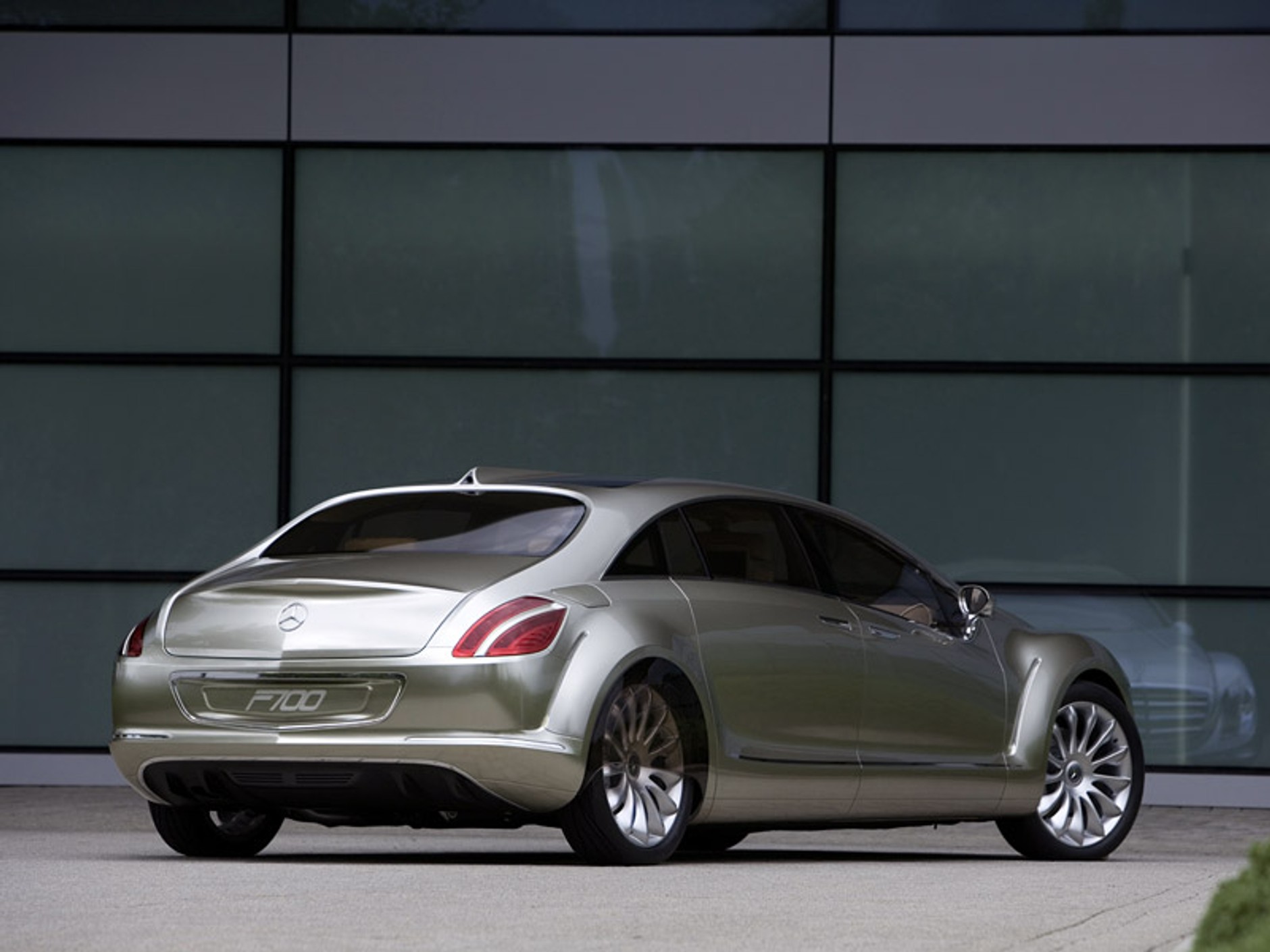 IAA Frankfurt 2007: Mercedes-Benz F700 – mistyczna nowoczesność