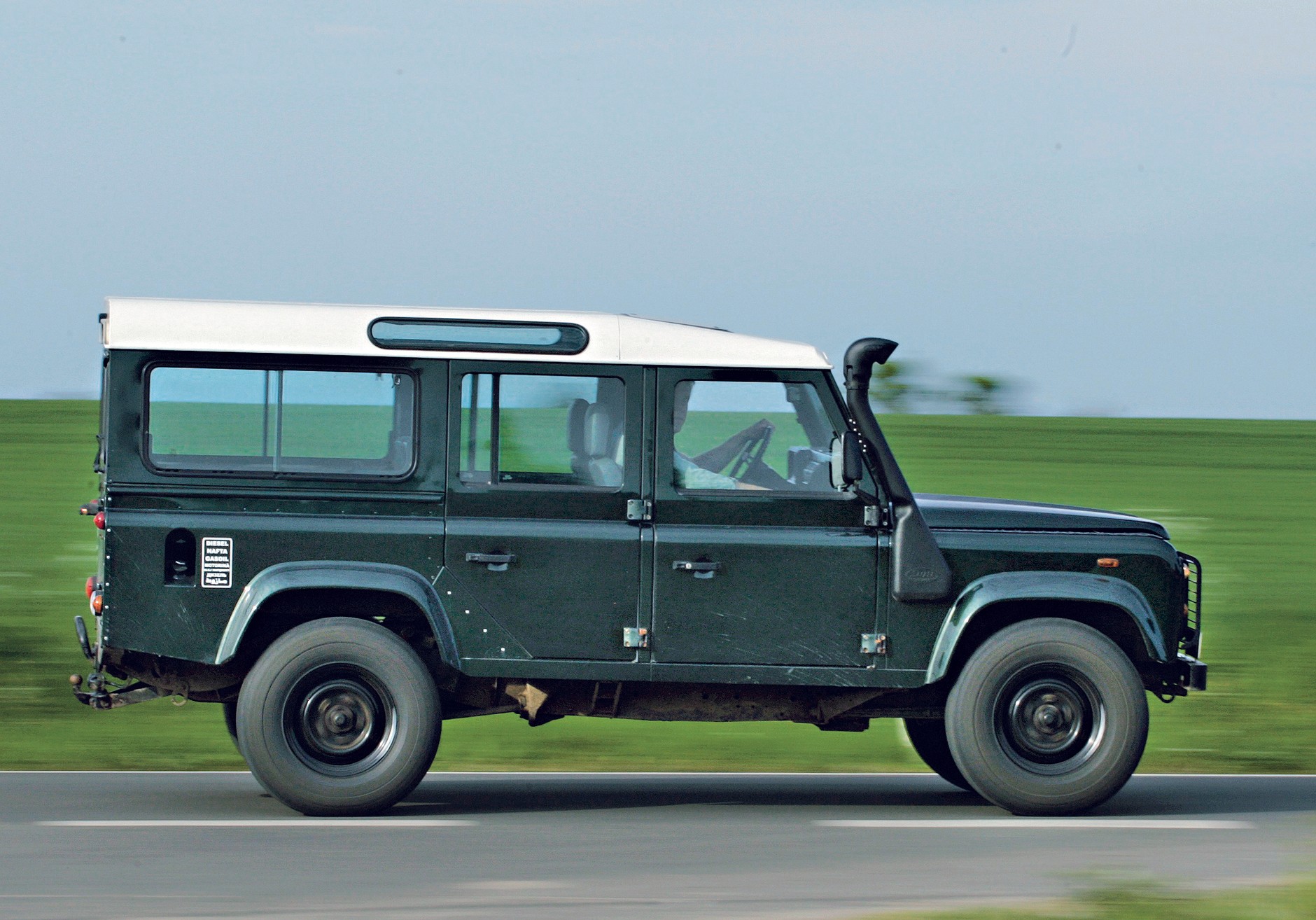 Klasyki, które nie są warte swojej ceny: Land Rover Defender 110 TD 5