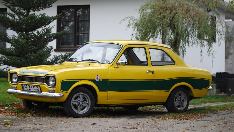 Ford Escort MKI: patrzcie, psia kostka jedzie!
