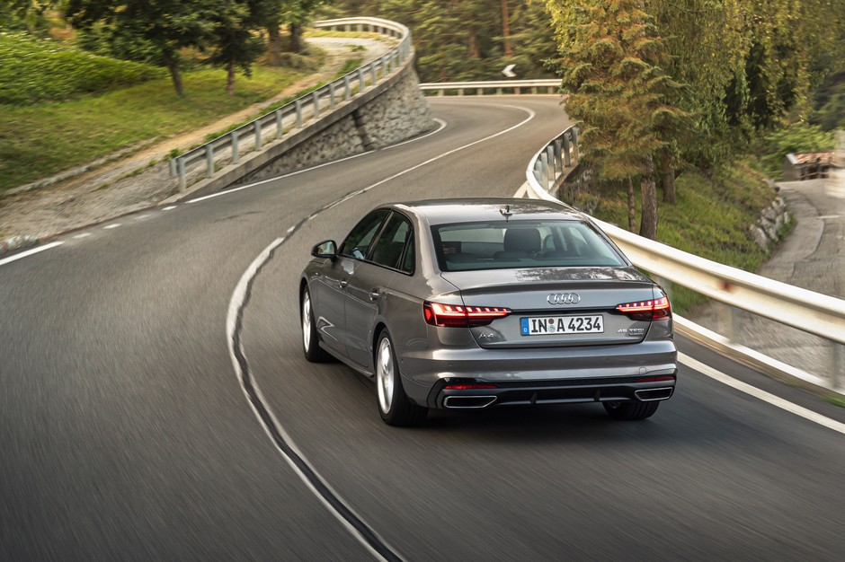 Audi A4 limousine 45 TFSI quattro