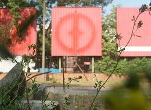 Pojechałem na nostalgiczną wycieczkę przed FSO. Znikają symbole zakładu i tłocznia