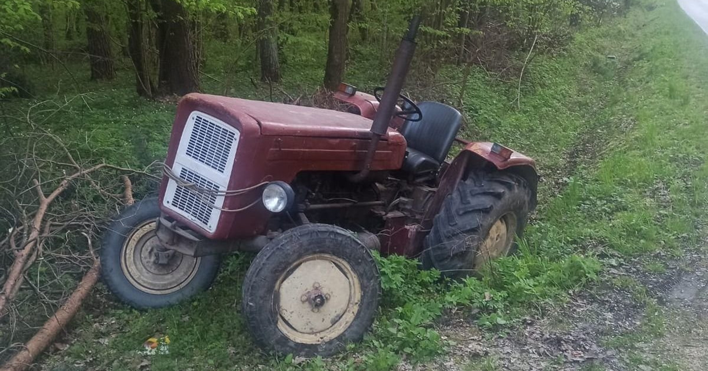 Traktor, pod który wpadł 29-latek