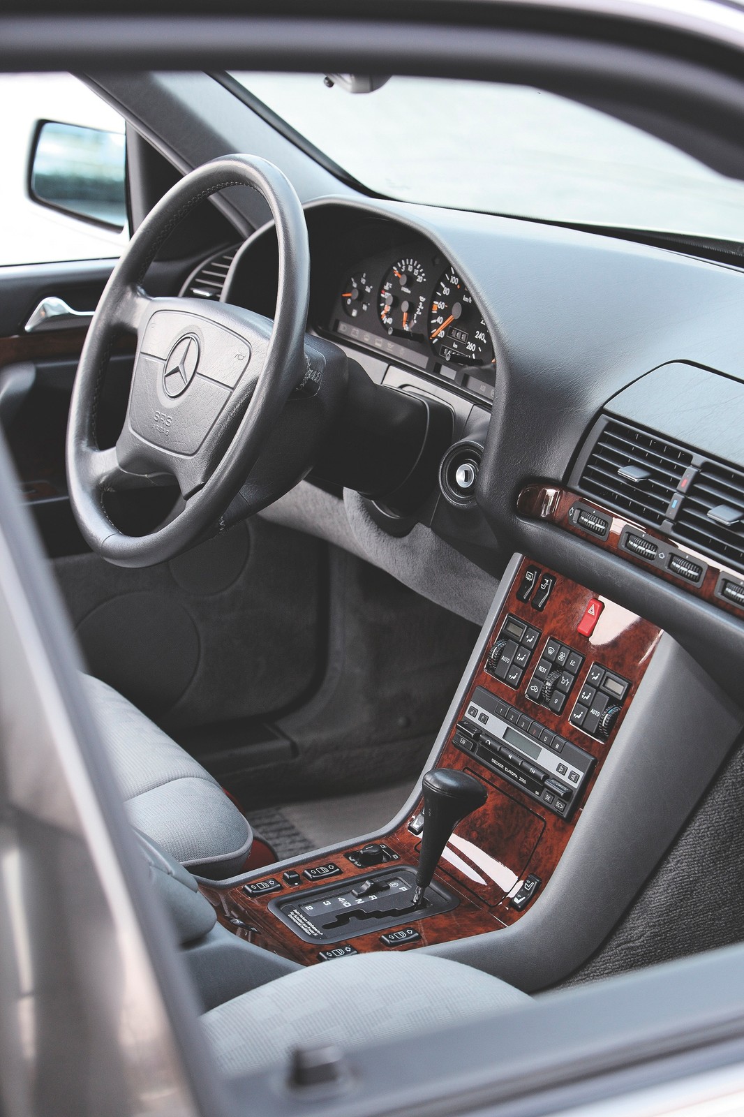 Mercedes W140