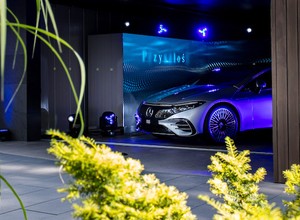 Skóra z kaktusa i plastik z pieluch. Nowa jakość Mercedesa