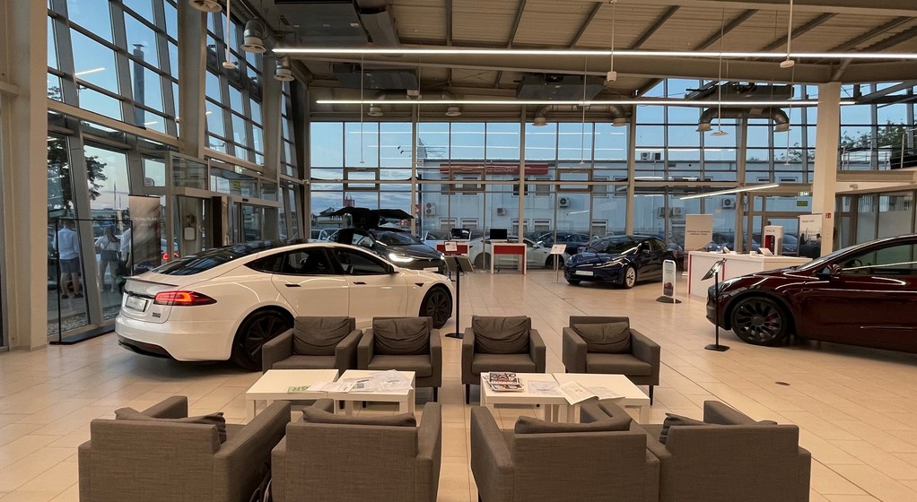 Salon Tesli w Warszawie