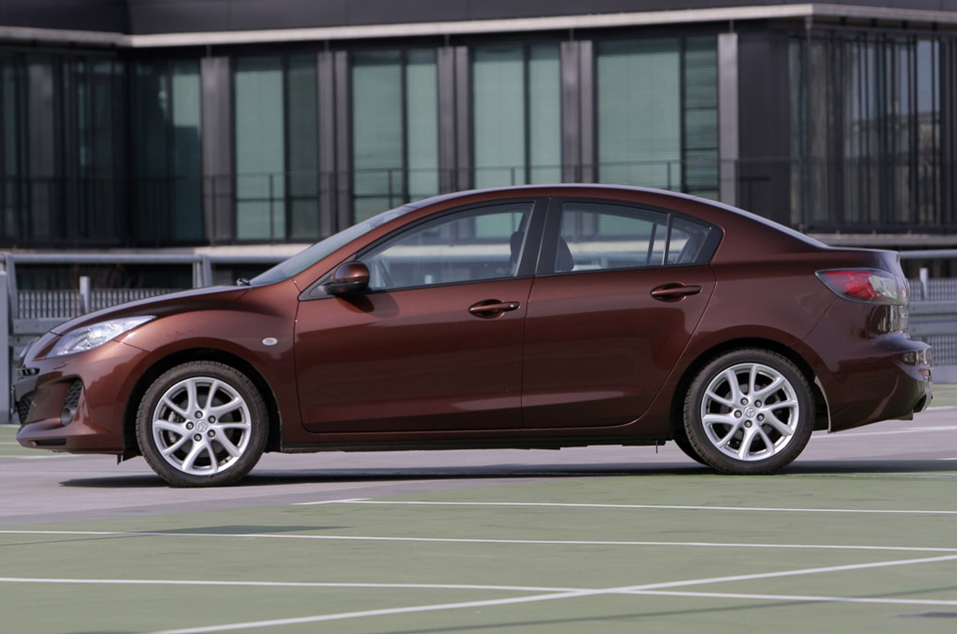 Ford Focus kontra Mazda 3 i Volkswagen Jetta: limuzyny małego formatu