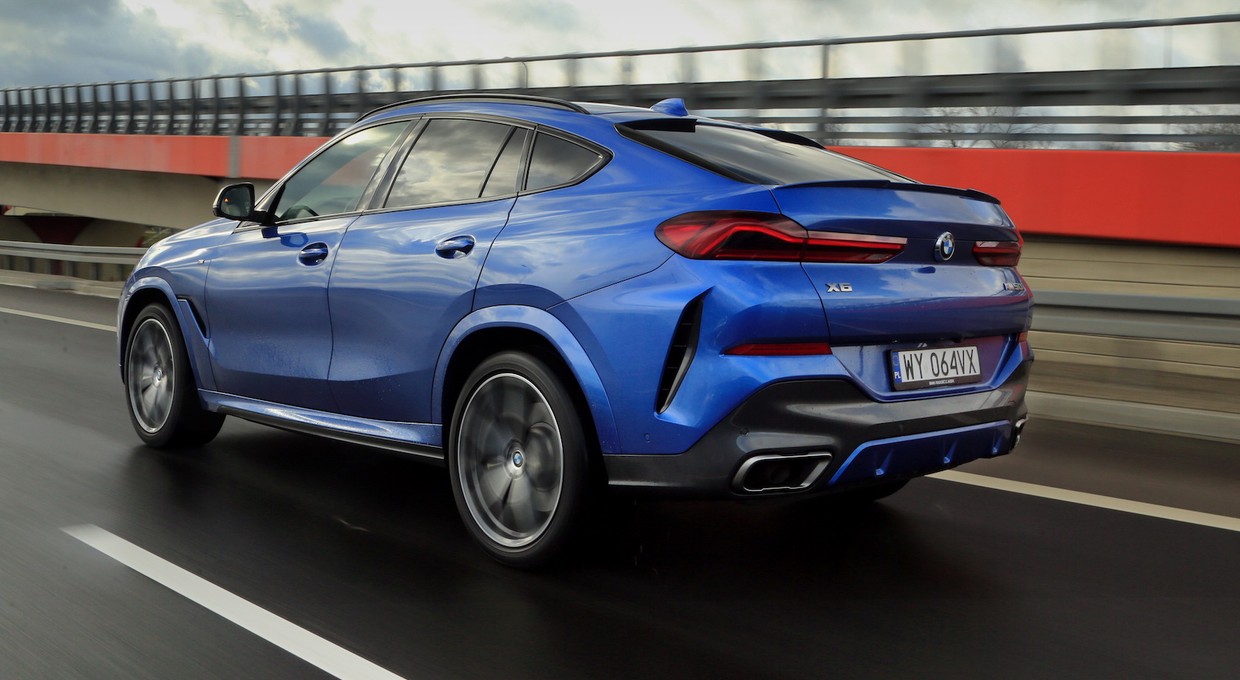 BMW X6 M50i - ten SUV uwielbia prowokować