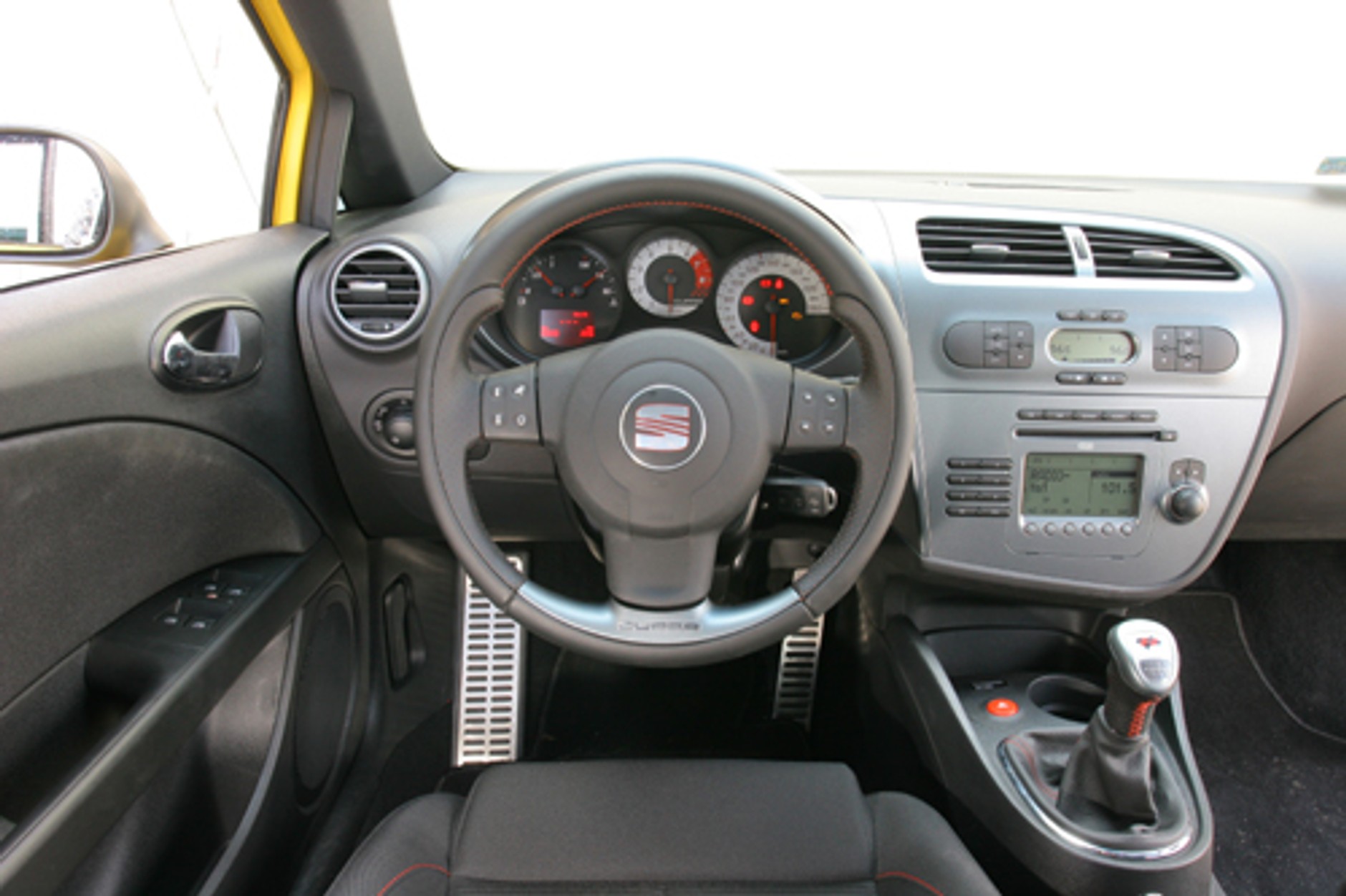 Megane F1 kontra Civic Type R i Leon Cupra - Kompaktowa klasa sportowa