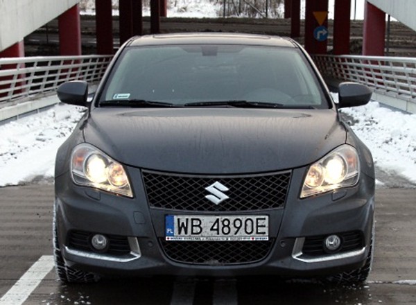 Suzuki Kizashi: nieszablonowa limuzyna