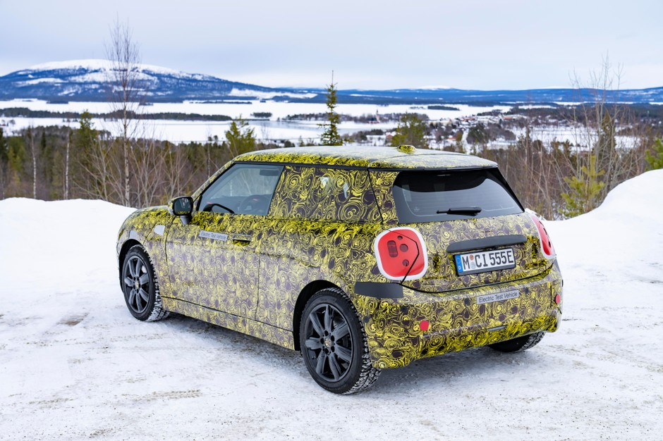 2023 Mini Electric zakamuflowany
