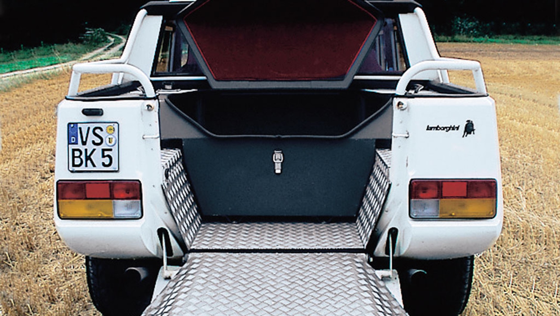 Lamborghini LM002 - Terenowe auto dla Rambo