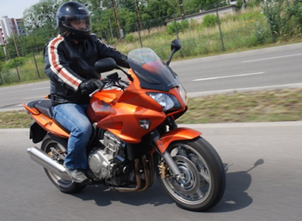 Honda CBF 1000A - niech inni się ścigają