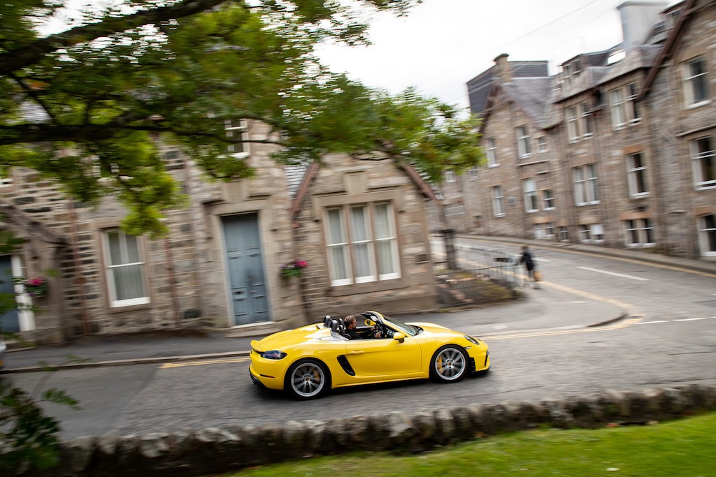 Porsche 718 Spyder i 718 Cayman GT4 z wolnossącym bokserem