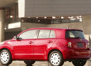 Toyota wzywa do serwisów 7,4 mln samochodów