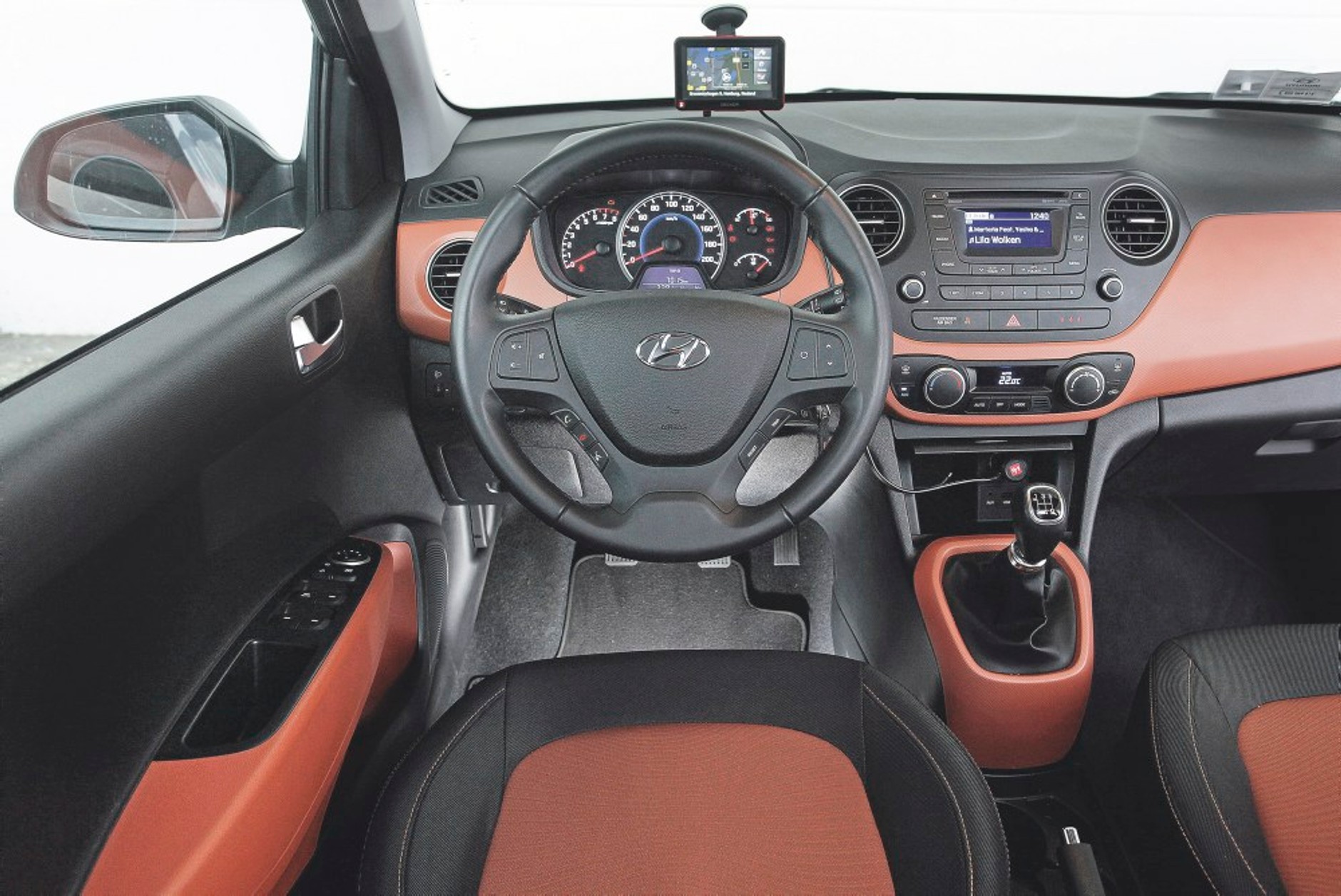 Hyundai i10, kokpit