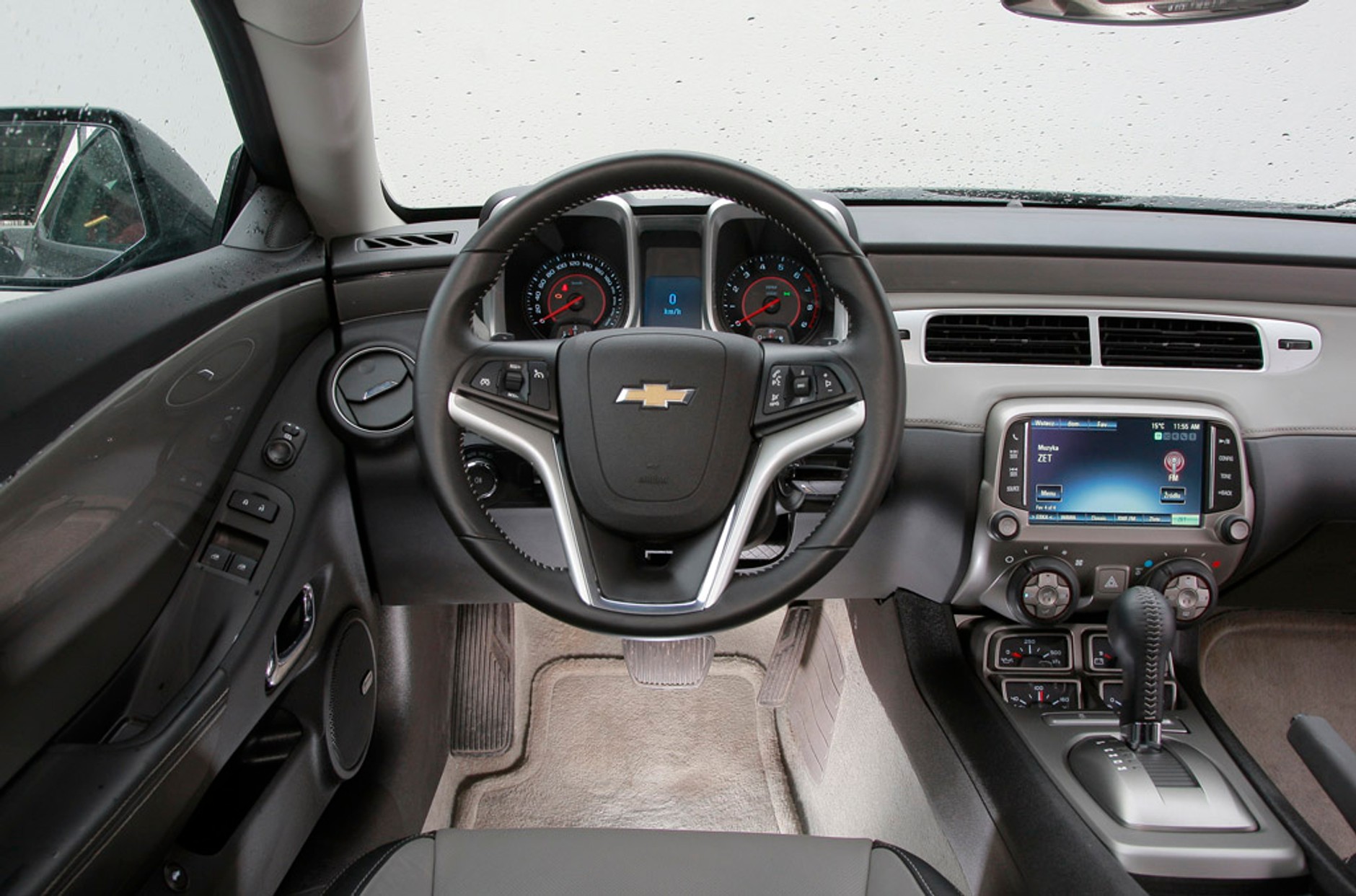 Kuba Giermaziak testuje dla nas Chevroleta Camaro