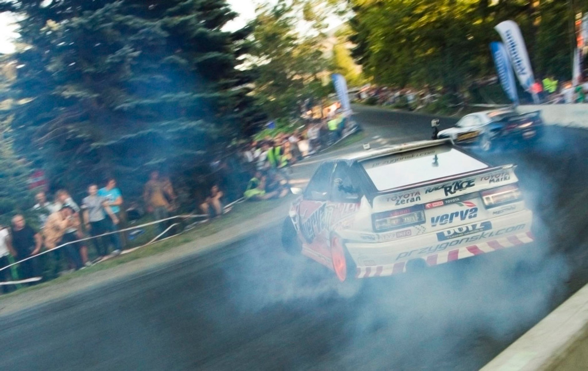 Driftingowe Mistrzostwa Polski: najlepsi driftowali po oesie