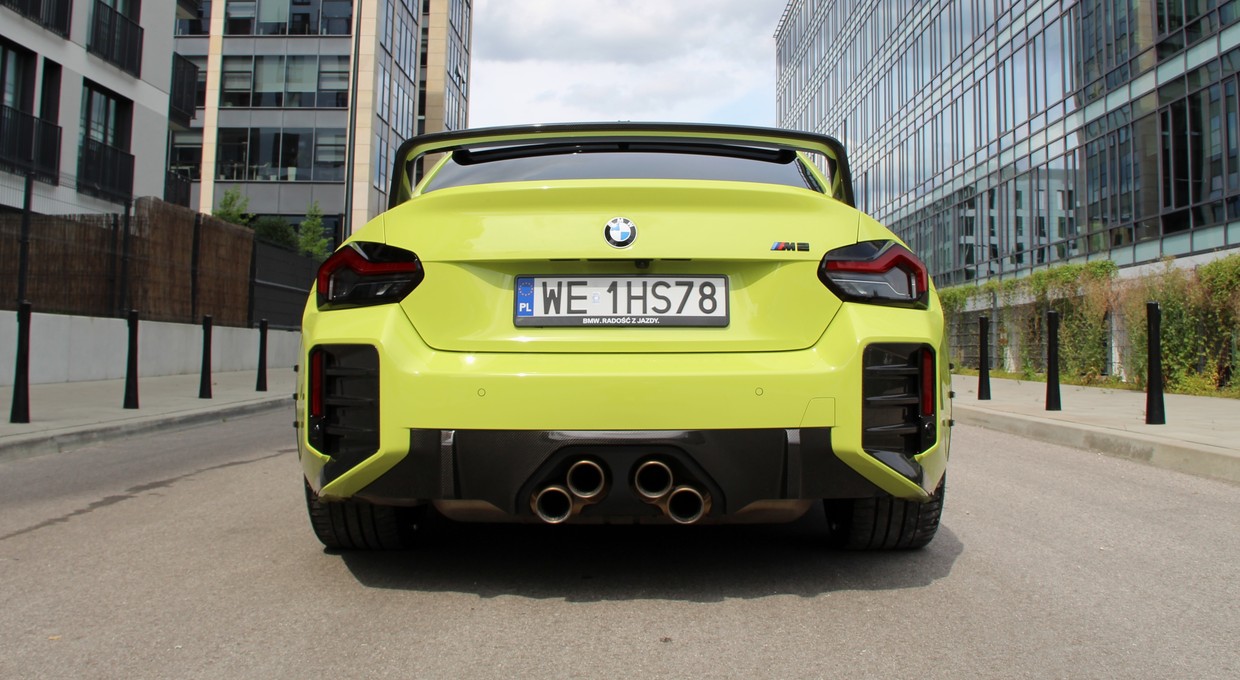 BMW M2 z akcesoriami M Performance wygląda jak z filmu "Szybcy i wściekli". A jak jeździ?
