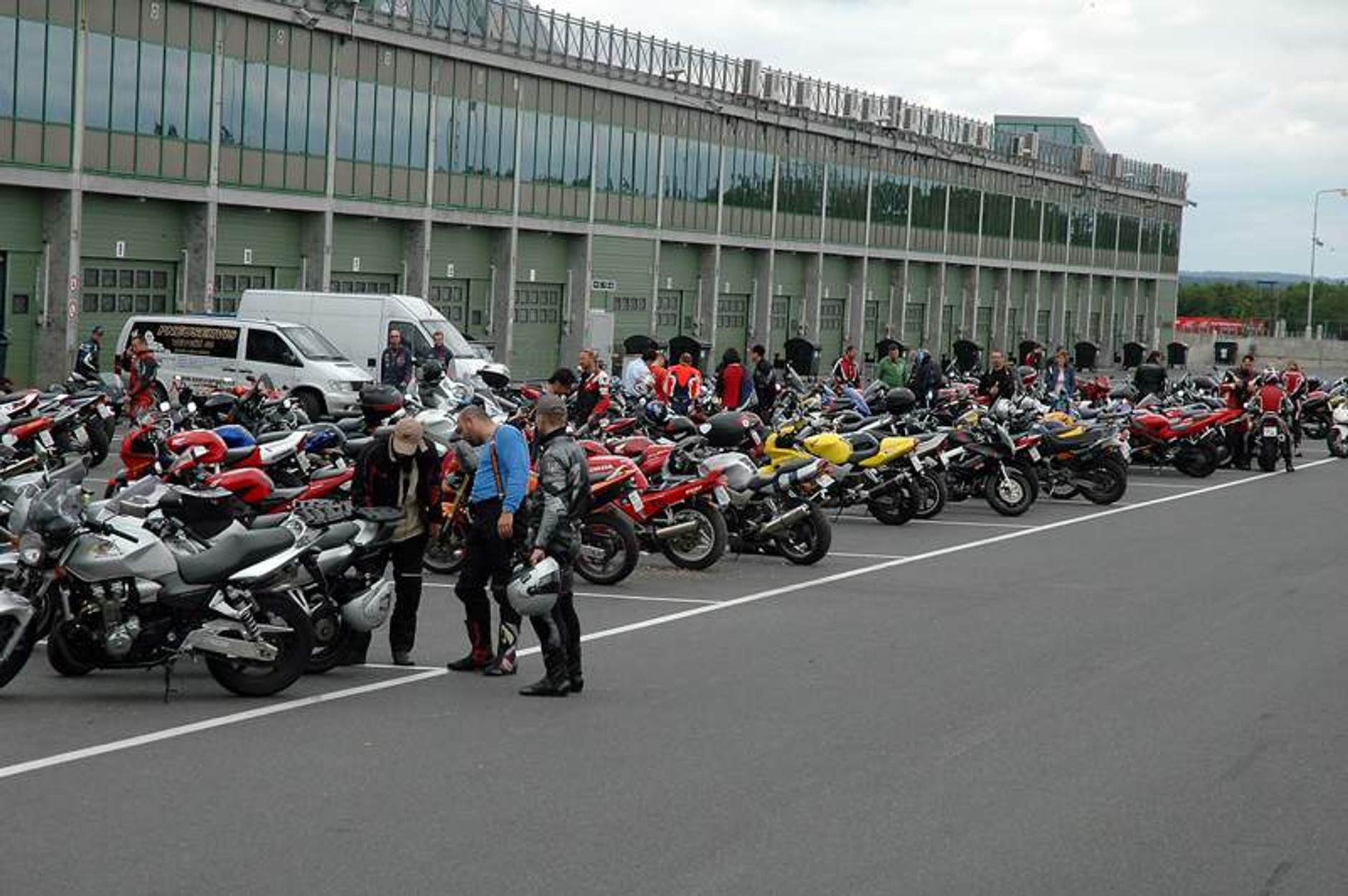 Supermoto Honda Days: nowy CBR600RR na torze