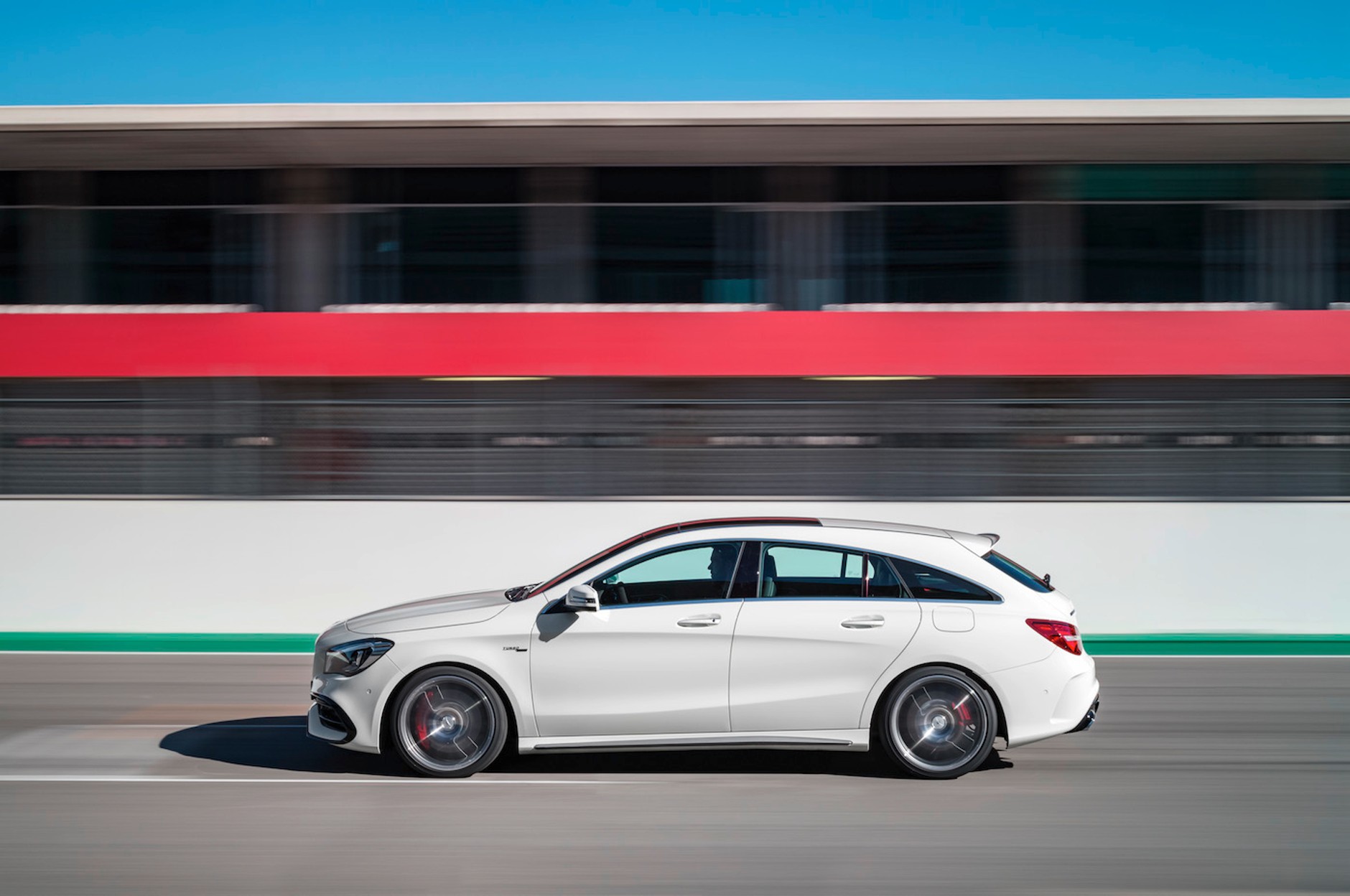 Mercedes-AMG CLA 45 Shooting Brake po liftingu
